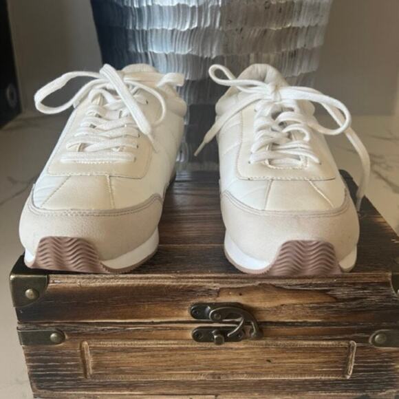 Madewell League Sneakers in Washed Nubuck - Picture 3 of 7